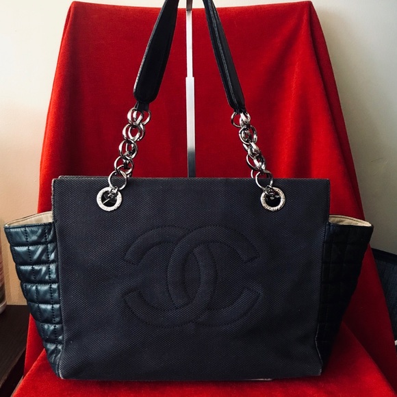 CHANEL Handbags - Auth CHANEL Vintage Lambskin/Canvas Shoulder Bag